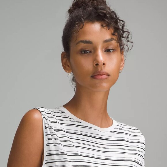 Lululemon Brunswick Muscle Tank Top - Picture 4 of 5